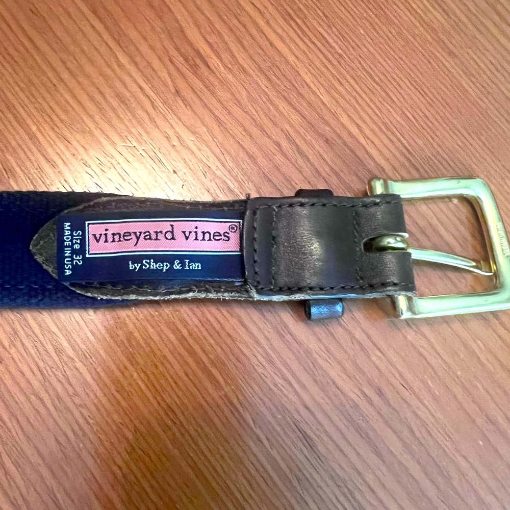 Authentic Vineyard Vine embossed belt
